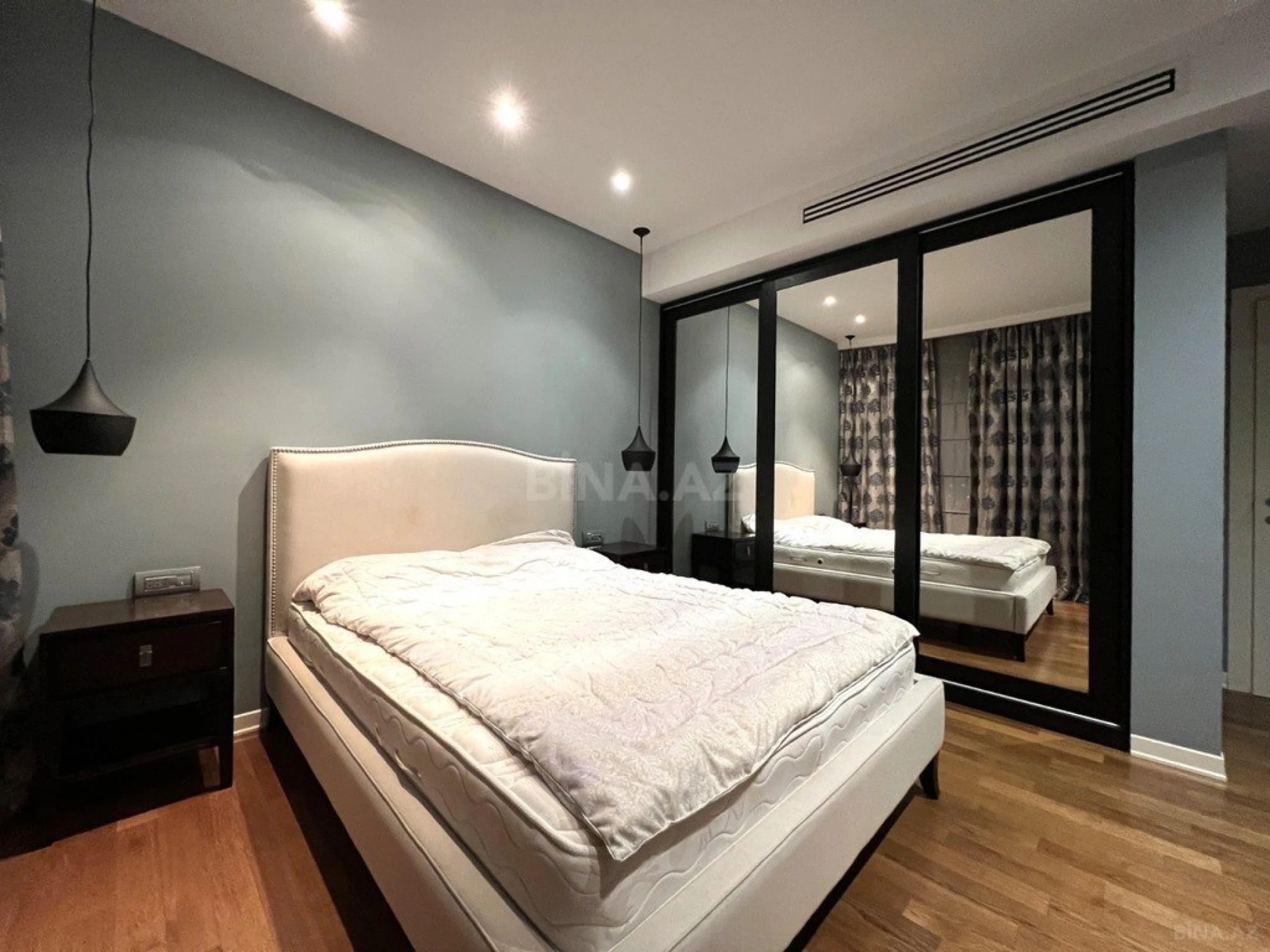 Kirayə verilir 3 otaqlı mənzil 130 m²