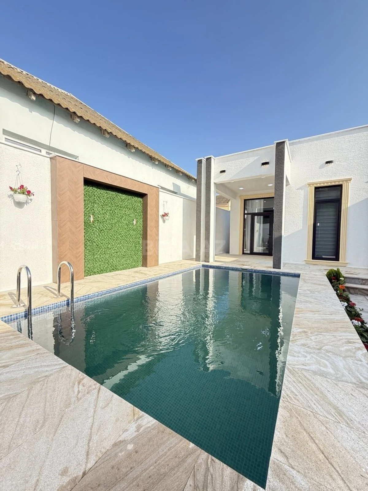 Satılır 4 otaqlı həyət evi 130 m²