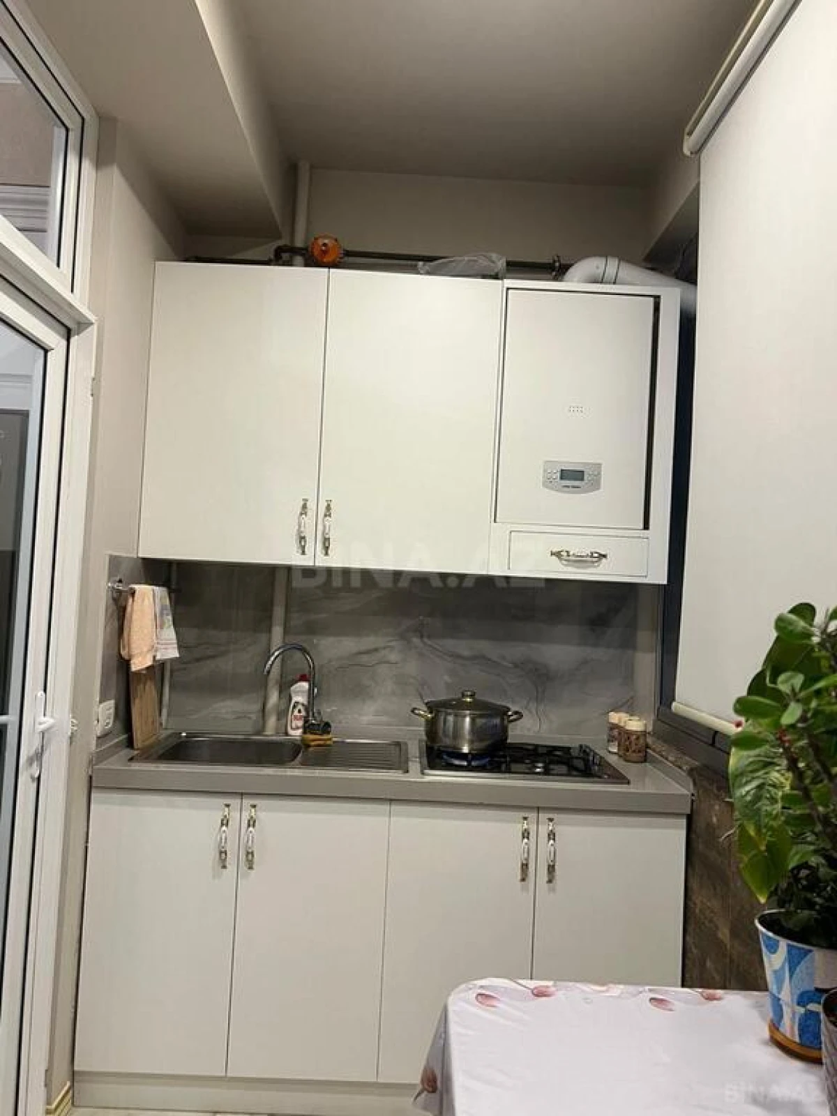 Satılır 3 otaqlı mənzil 122 m²