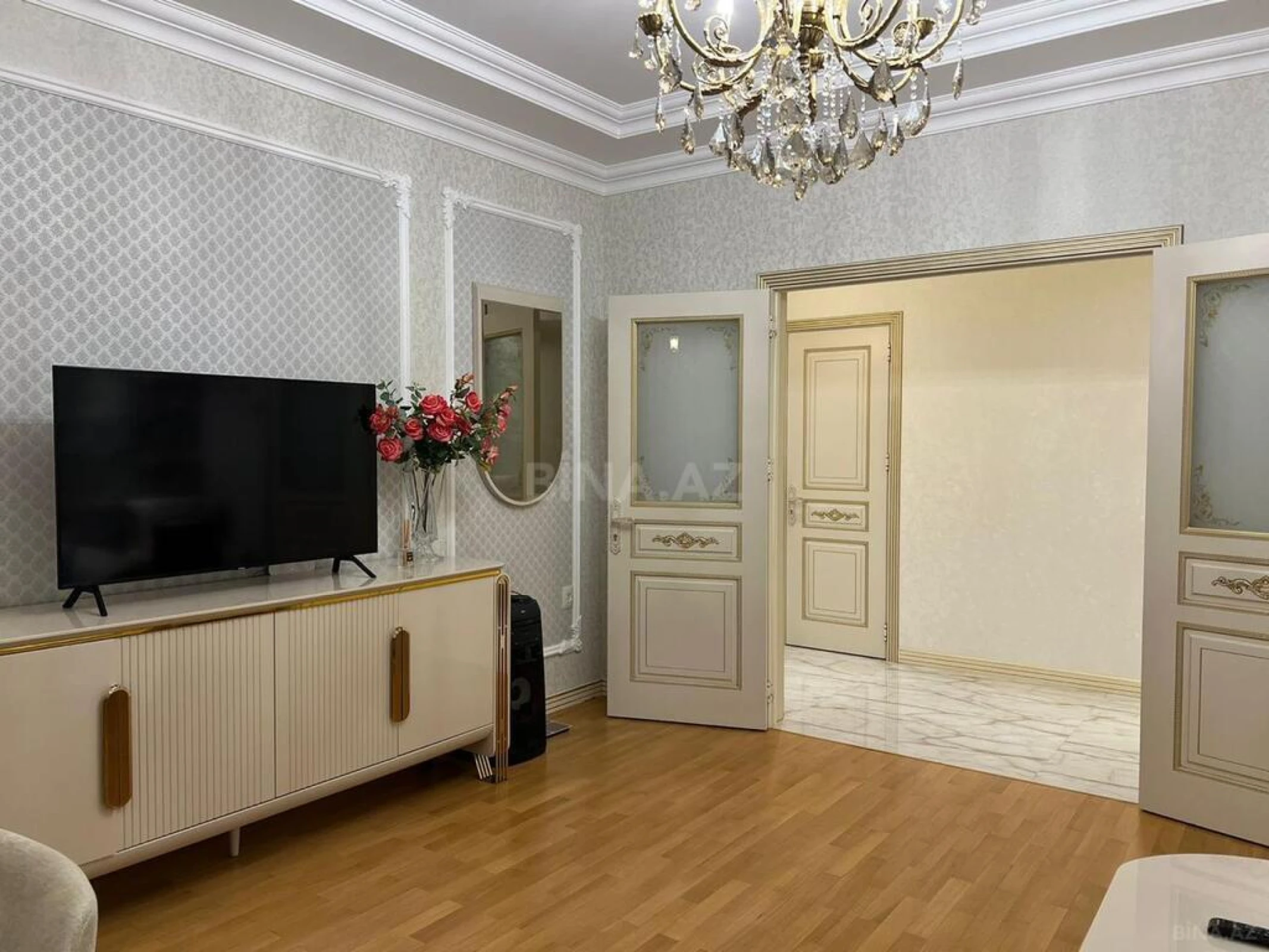 Satılır 3 otaqlı mənzil 122 m²
