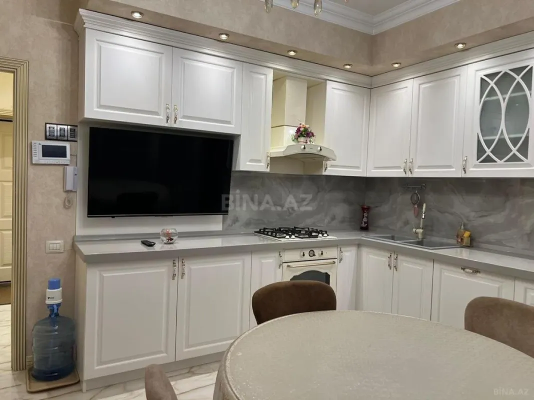 Satılır 3 otaqlı mənzil 122 m²