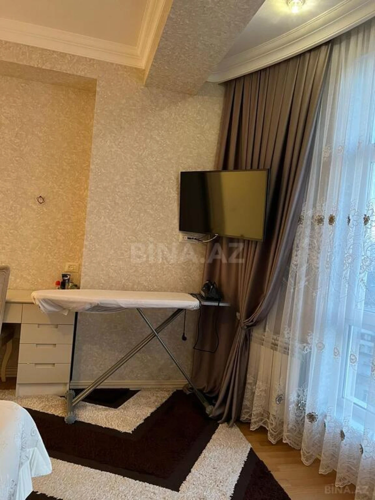 Satılır 3 otaqlı mənzil 122 m²