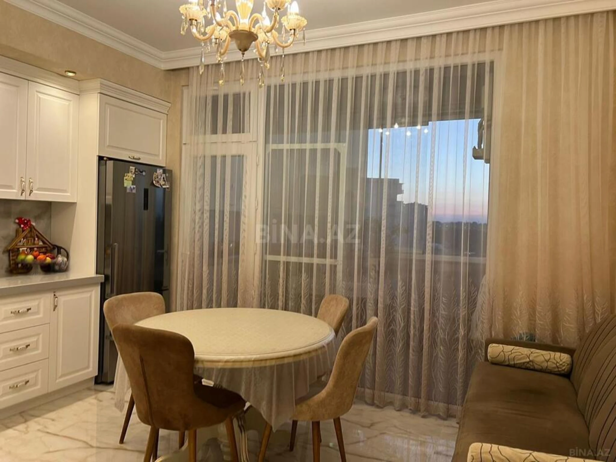 Satılır 3 otaqlı mənzil 122 m²