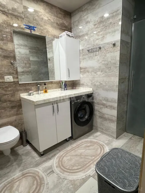 Satılır 3 otaqlı mənzil 122 m²