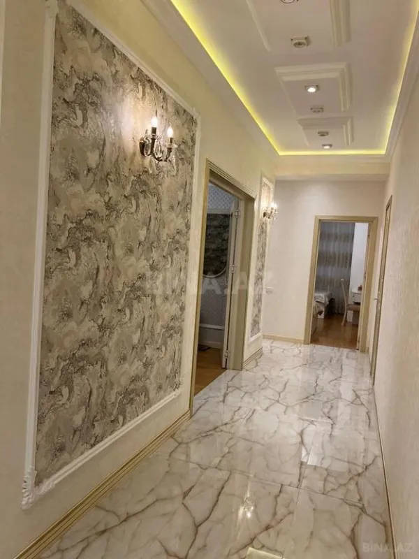 Satılır 3 otaqlı mənzil 122 m²