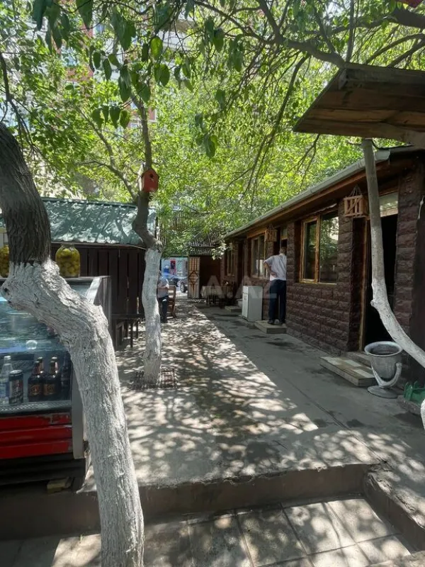 Satılır obyekt 250 m²