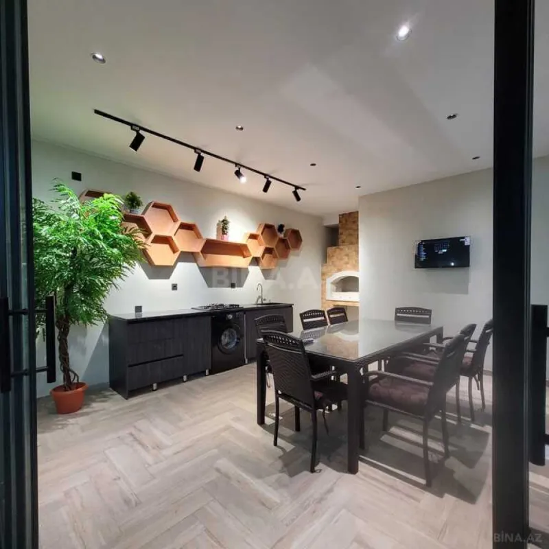 Satılır 4 otaqlı həyət evi 200 m²