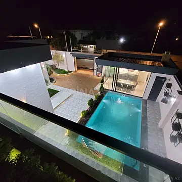 Satılır 4 otaqlı həyət evi 200 m²