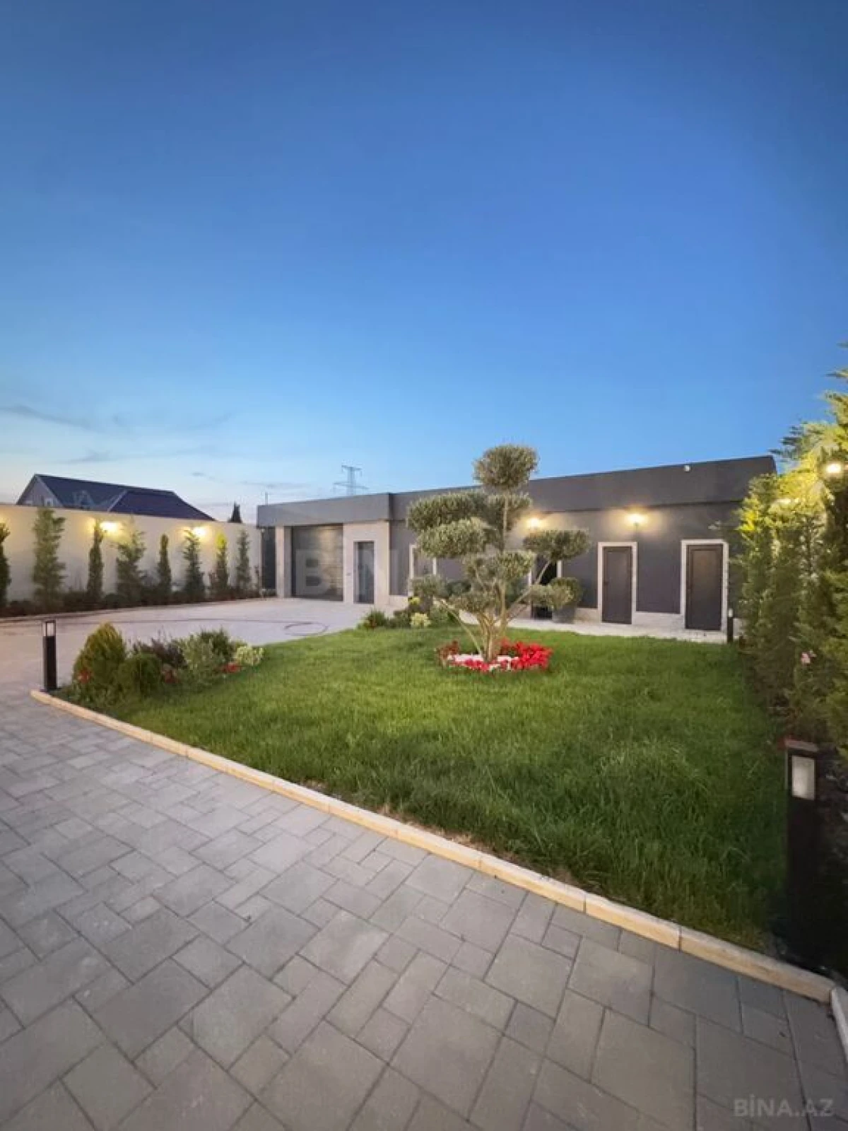 Satılır 6 otaqlı həyət evi 450 m²