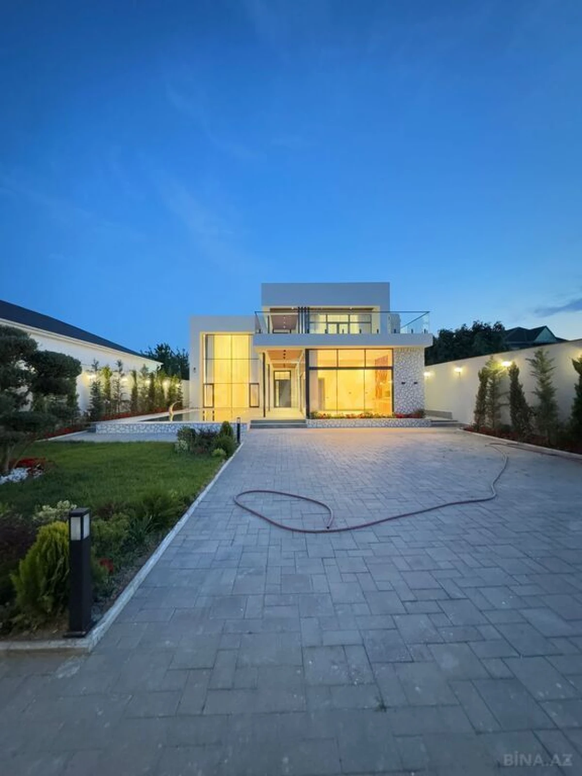 Satılır 6 otaqlı həyət evi 450 m²