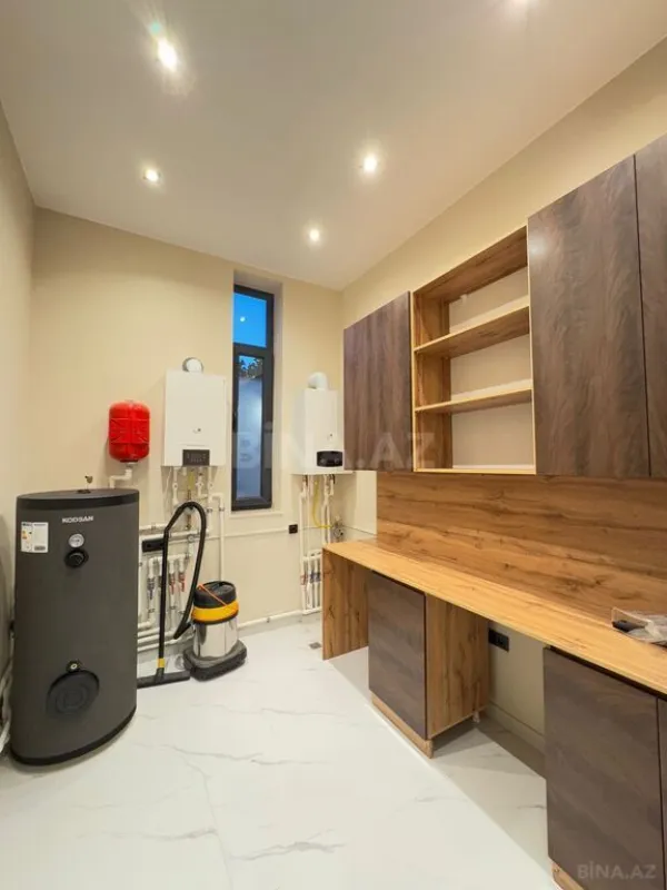 Satılır 6 otaqlı həyət evi 450 m²