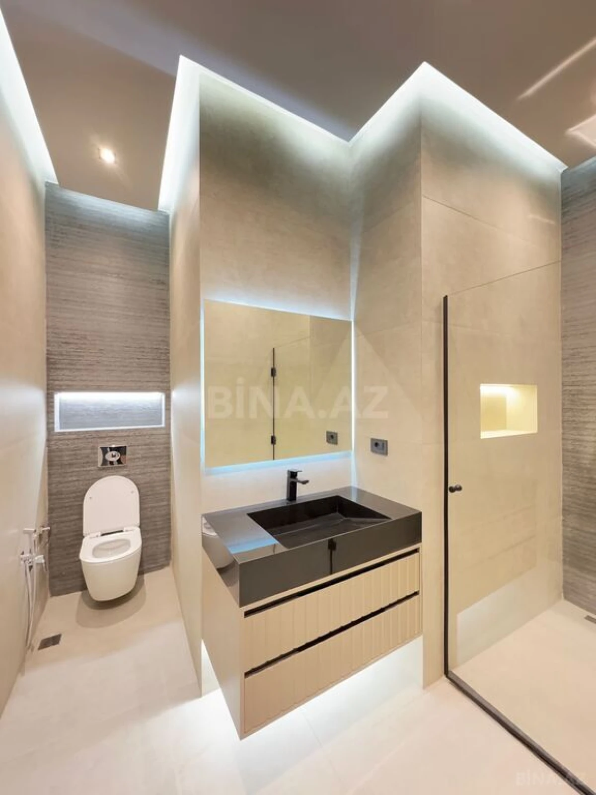 Satılır 6 otaqlı həyət evi 450 m²