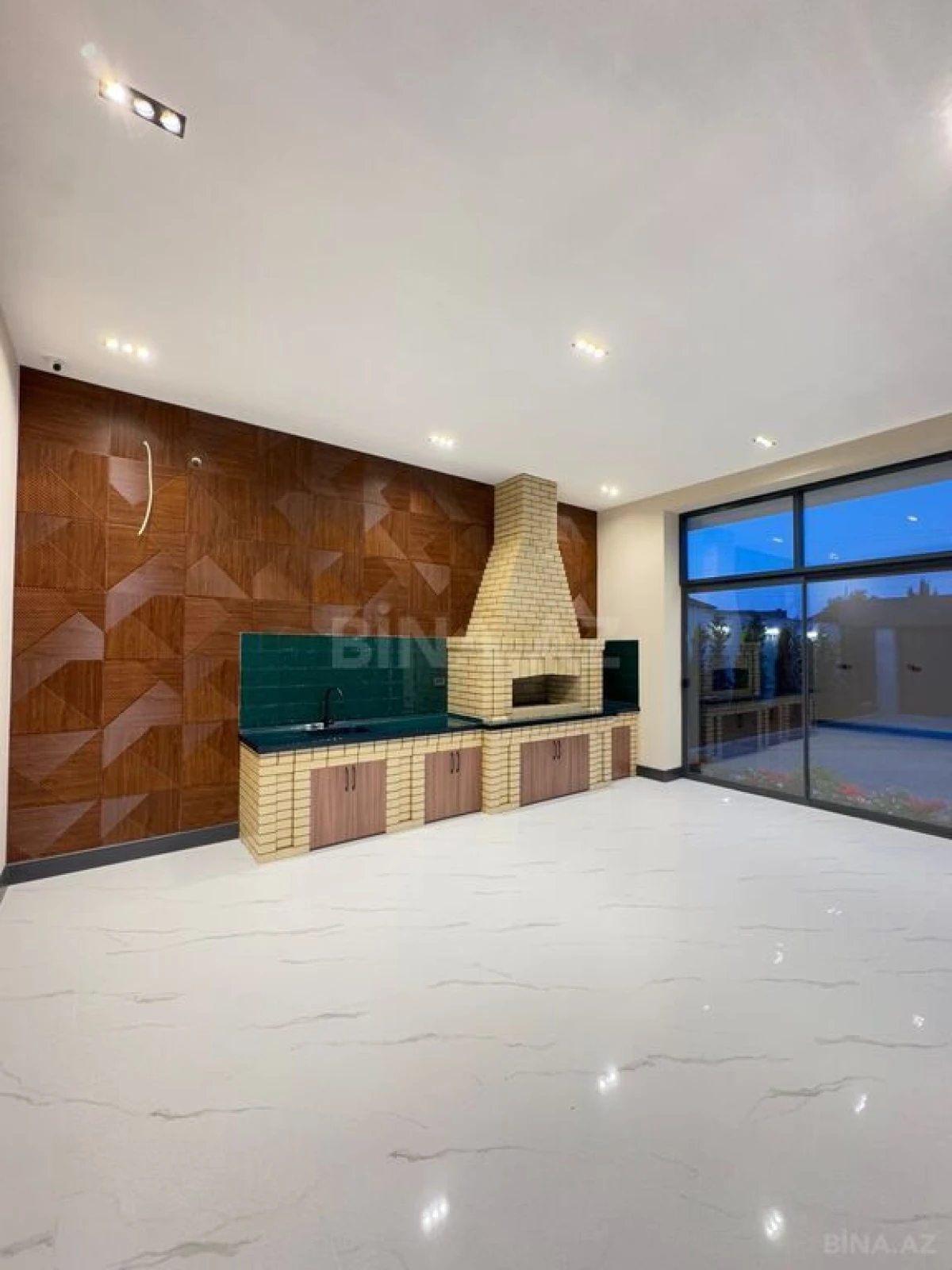 Satılır 6 otaqlı həyət evi 450 m²