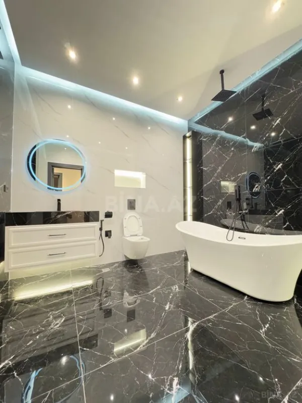 Satılır 6 otaqlı həyət evi 450 m²