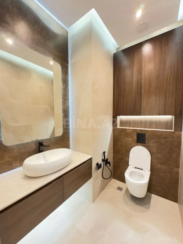 Satılır 6 otaqlı həyət evi 450 m²