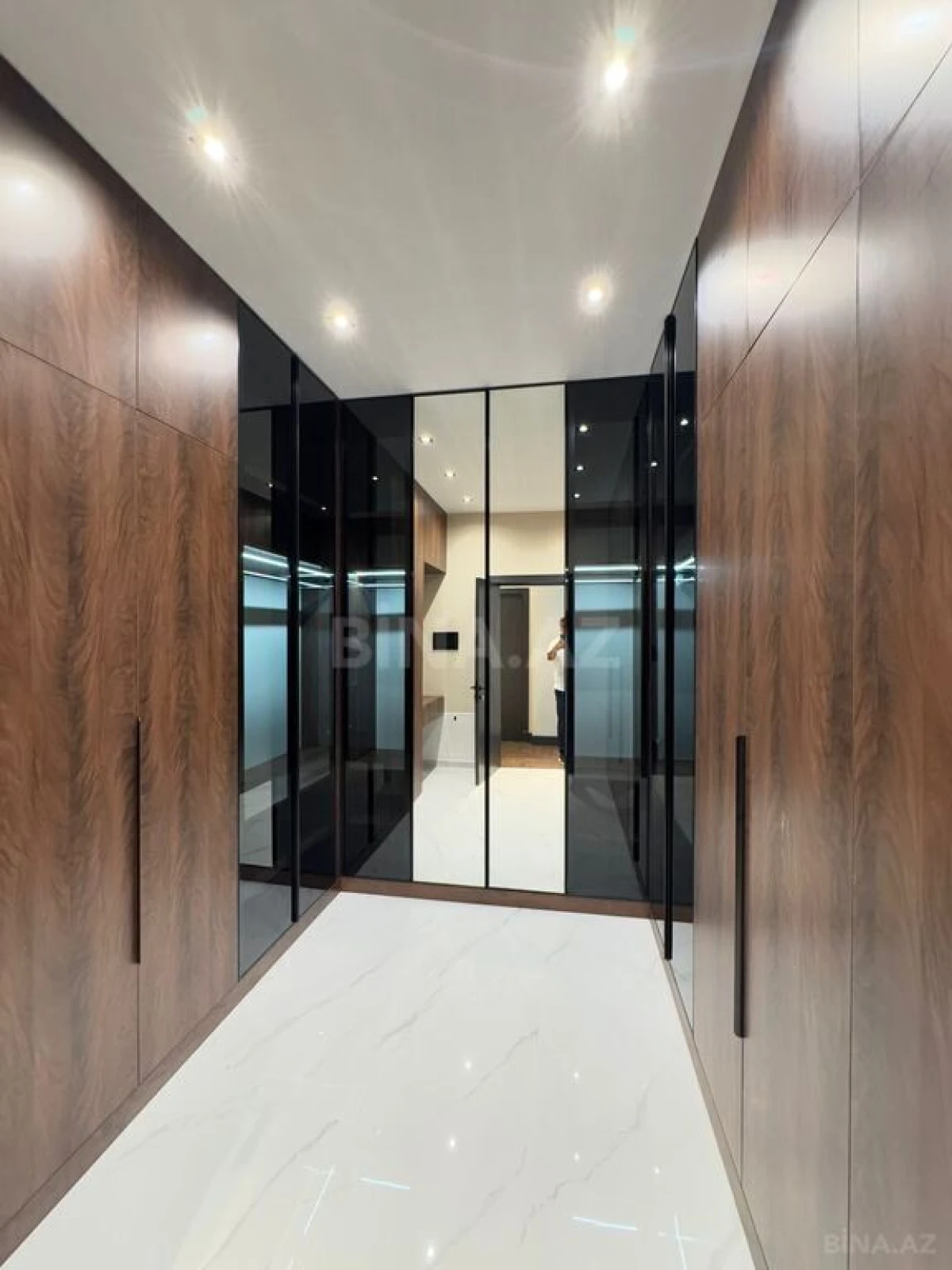 Satılır 6 otaqlı həyət evi 450 m²