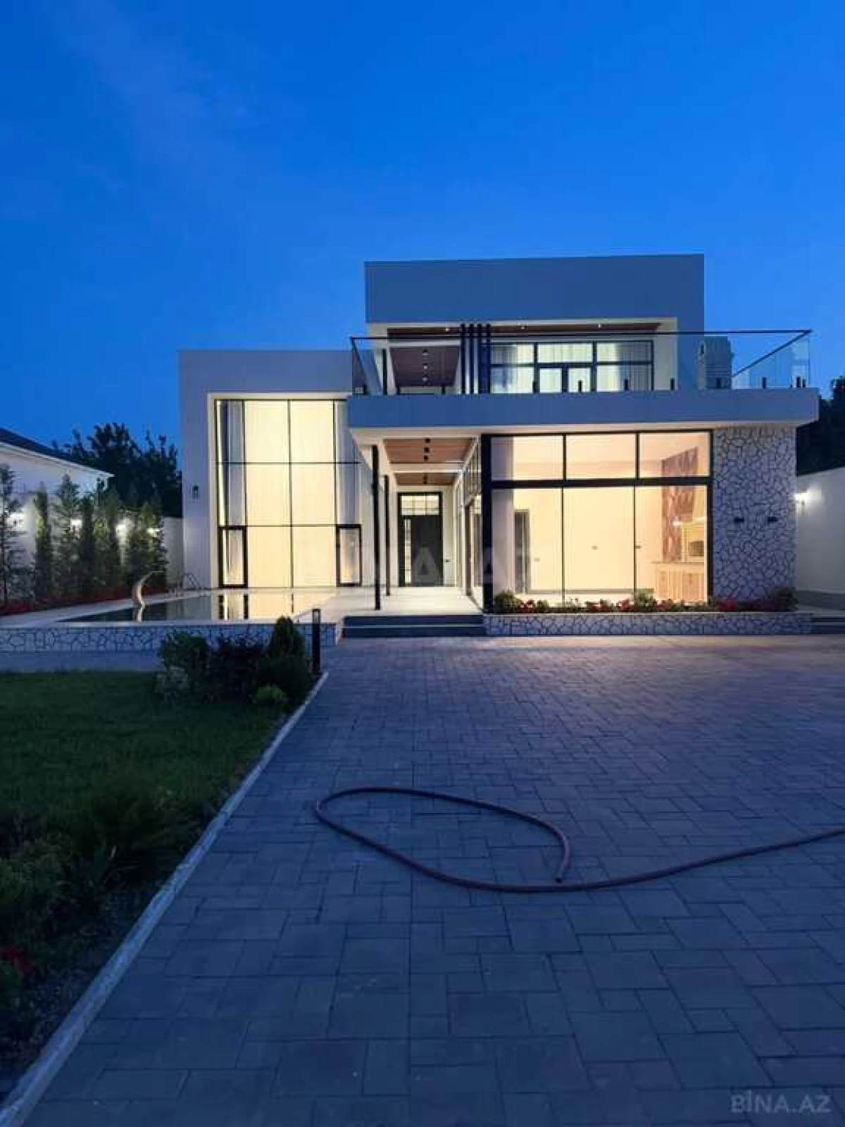 Satılır 6 otaqlı həyət evi 450 m²