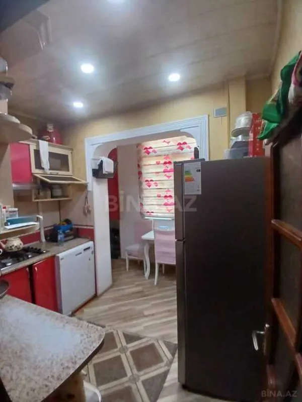 Satılır 5 otaqlı mənzil 130 m²