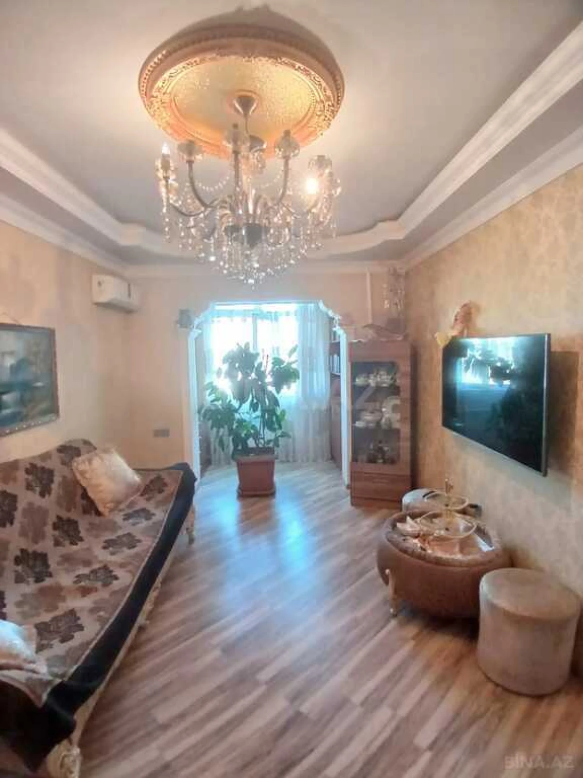 Satılır 5 otaqlı mənzil 130 m²