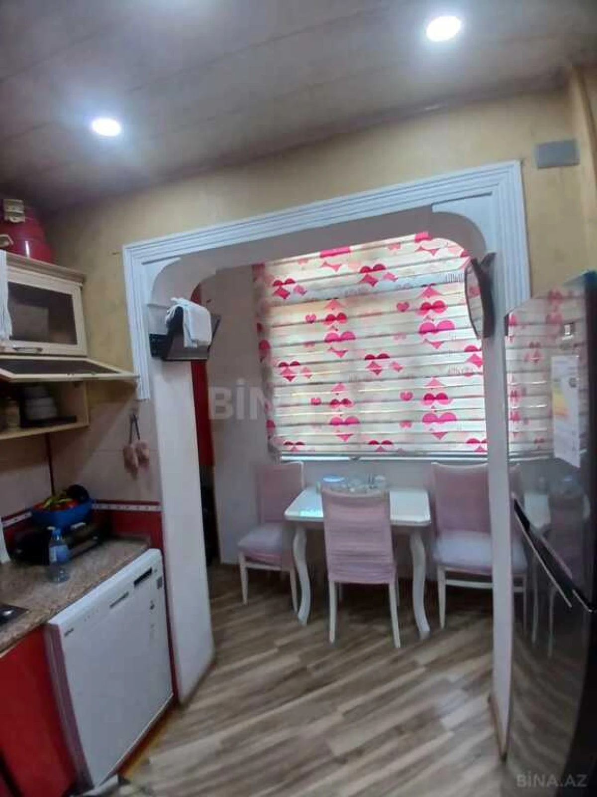 Satılır 5 otaqlı mənzil 130 m²