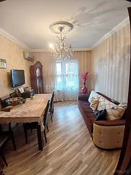 Satılır 5 otaqlı mənzil 130 m²