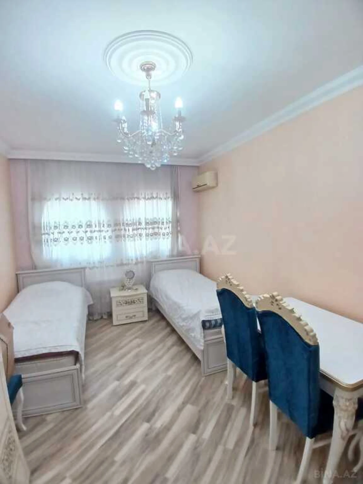 Satılır 5 otaqlı mənzil 130 m²