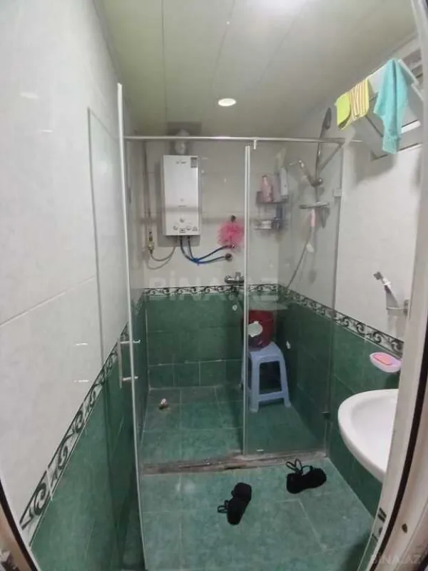 Satılır 5 otaqlı mənzil 130 m²