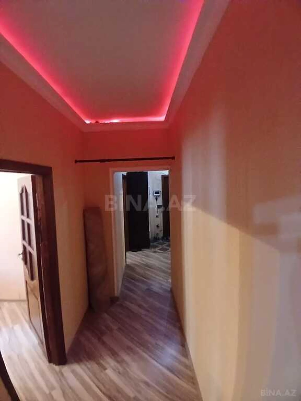 Satılır 5 otaqlı mənzil 130 m²