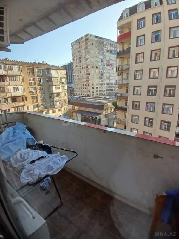Satılır 5 otaqlı mənzil 130 m²
