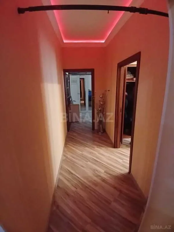 Satılır 5 otaqlı mənzil 130 m²