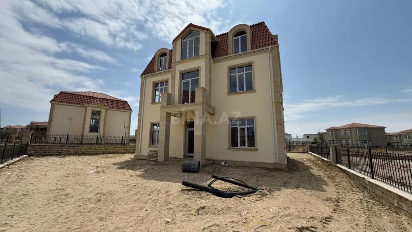 Satılır 5 otaqlı həyət evi 390 m²