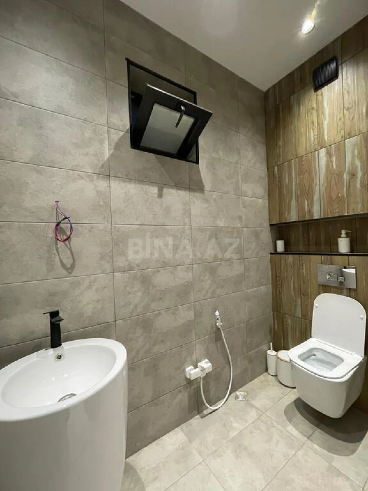 Kirayə verilir 4 otaqlı həyət evi 240 m²