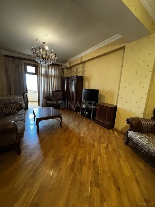 Kirayə verilir 2 otaqlı mənzil 70 m²