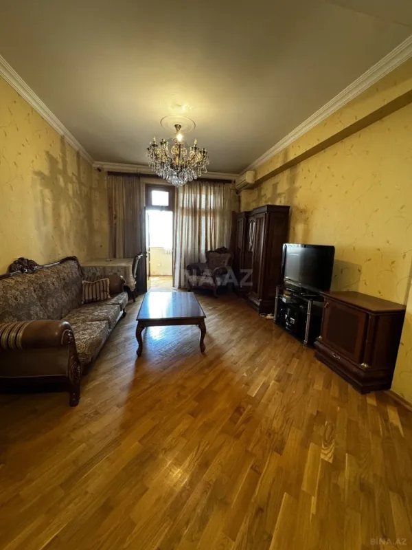 Kirayə verilir 2 otaqlı mənzil 70 m²