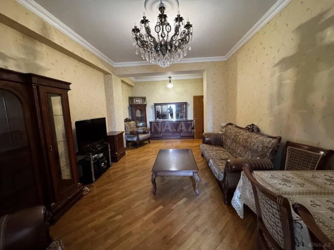 Kirayə verilir 2 otaqlı mənzil 70 m²