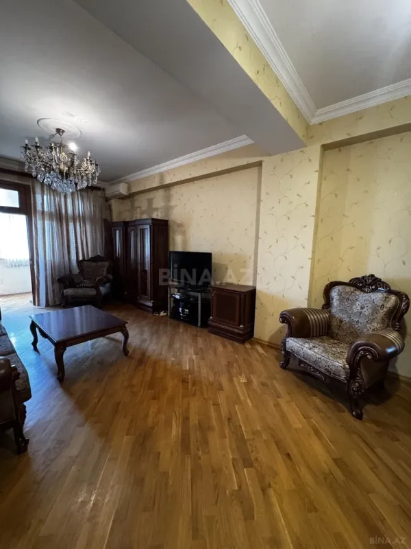 Kirayə verilir 2 otaqlı mənzil 70 m²