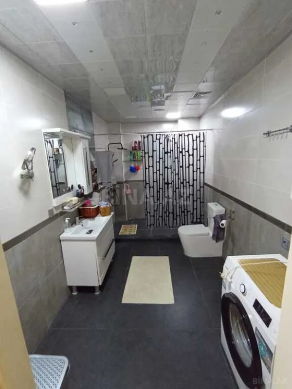 Satılır 4 otaqlı mənzil 160 m²