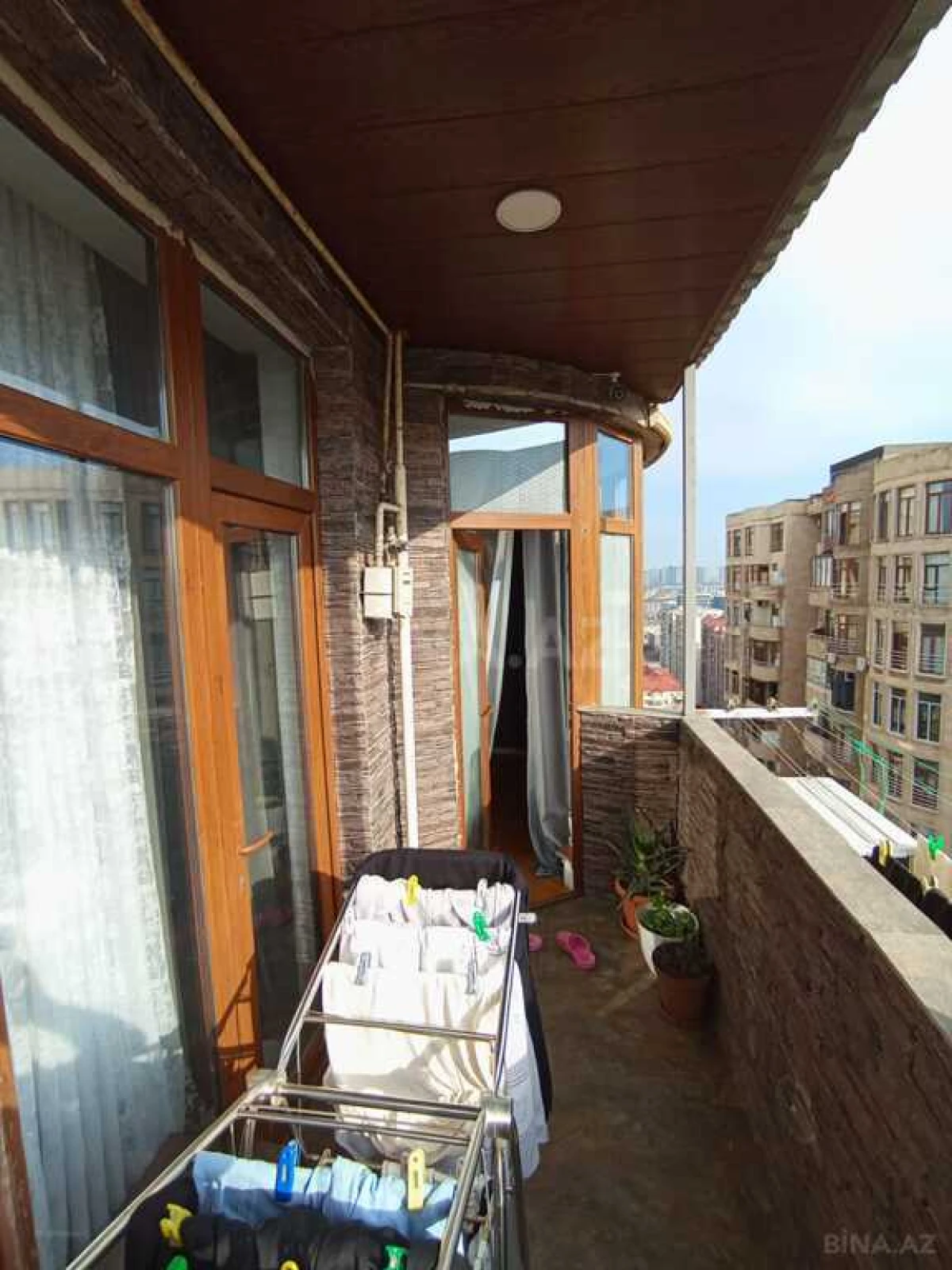 Satılır 4 otaqlı mənzil 160 m²