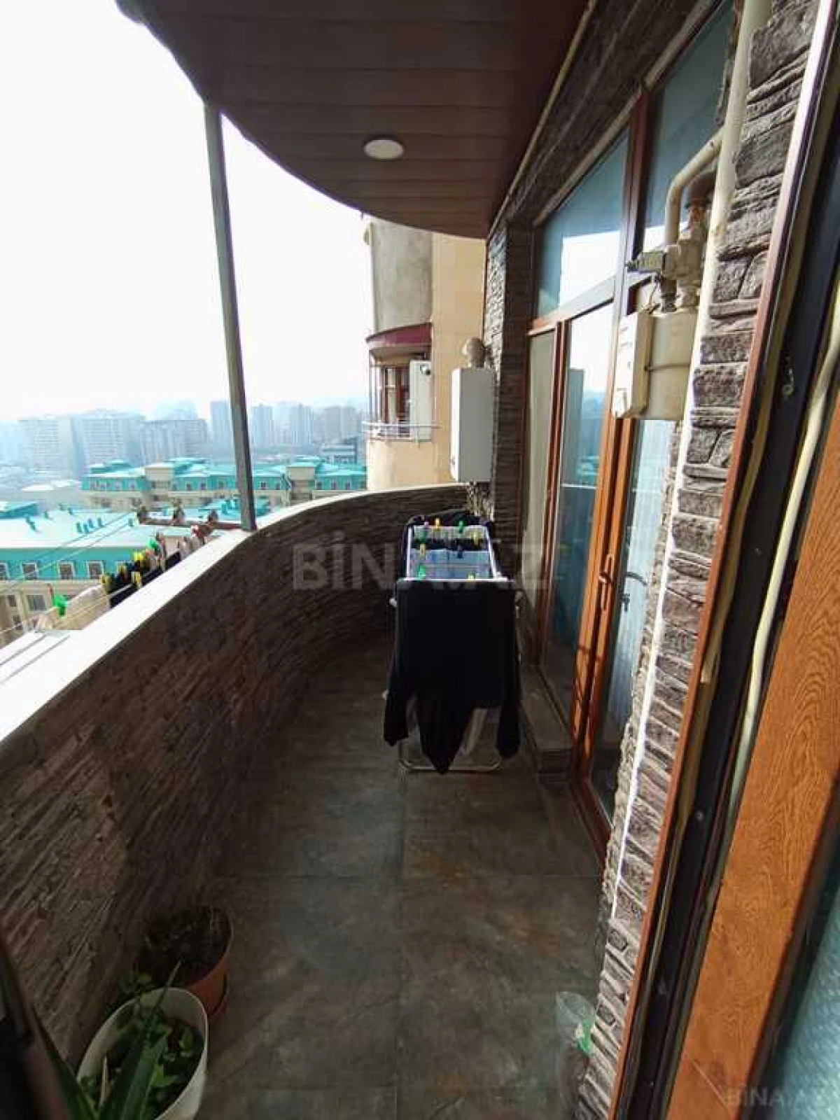 Satılır 4 otaqlı mənzil 160 m²