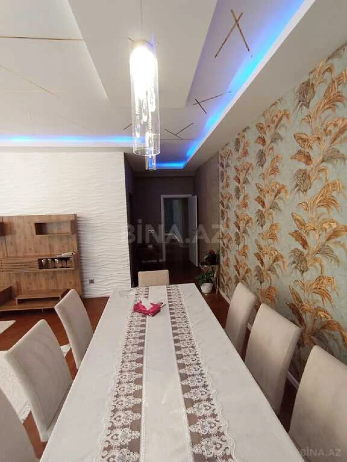 Satılır 4 otaqlı mənzil 160 m²