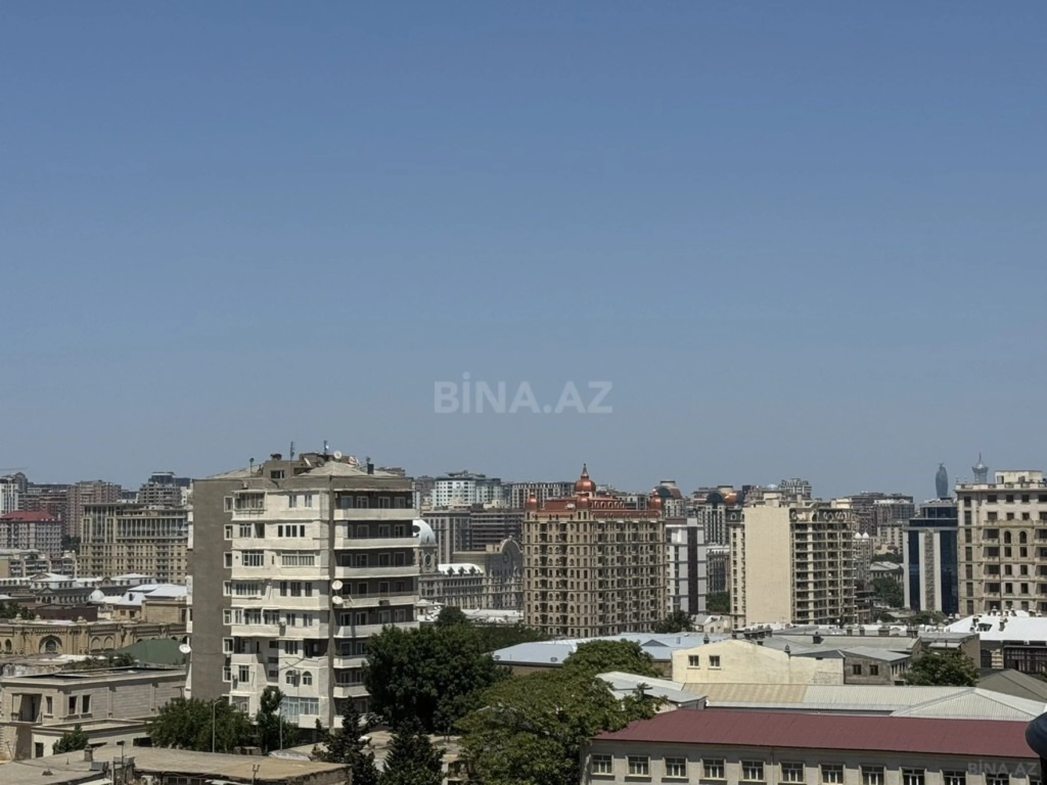 Satılır 5 otaqlı mənzil 281 m²