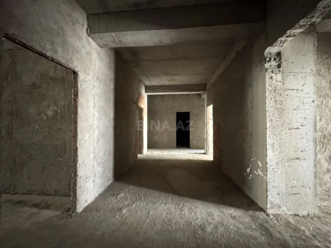 Satılır 5 otaqlı mənzil 281 m²