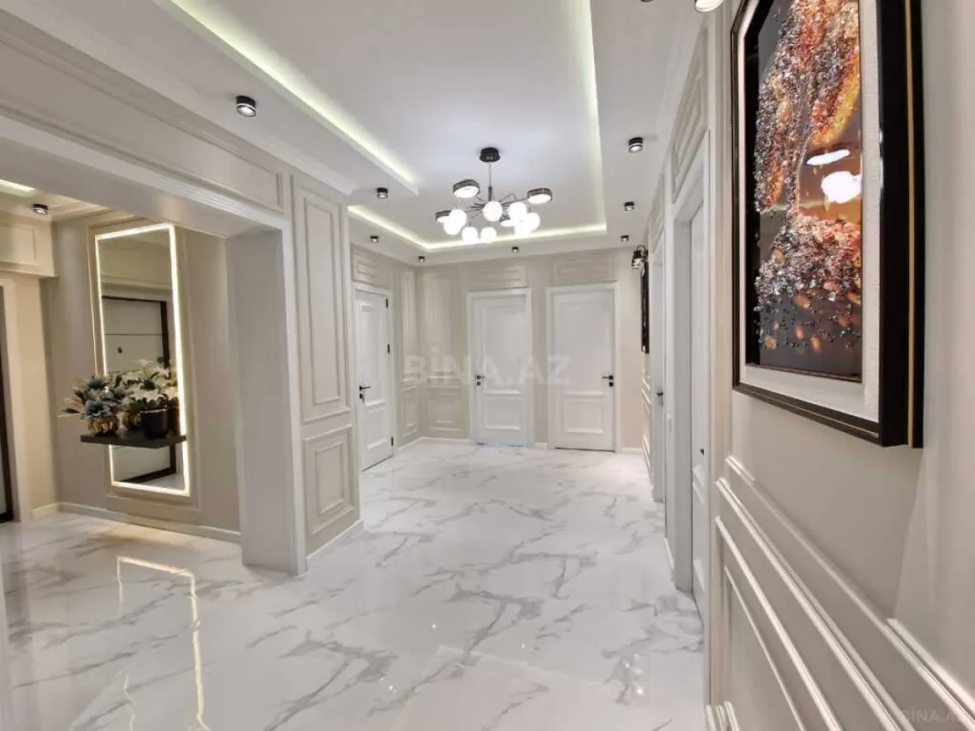 Satılır 4 otaqlı mənzil 185 m²