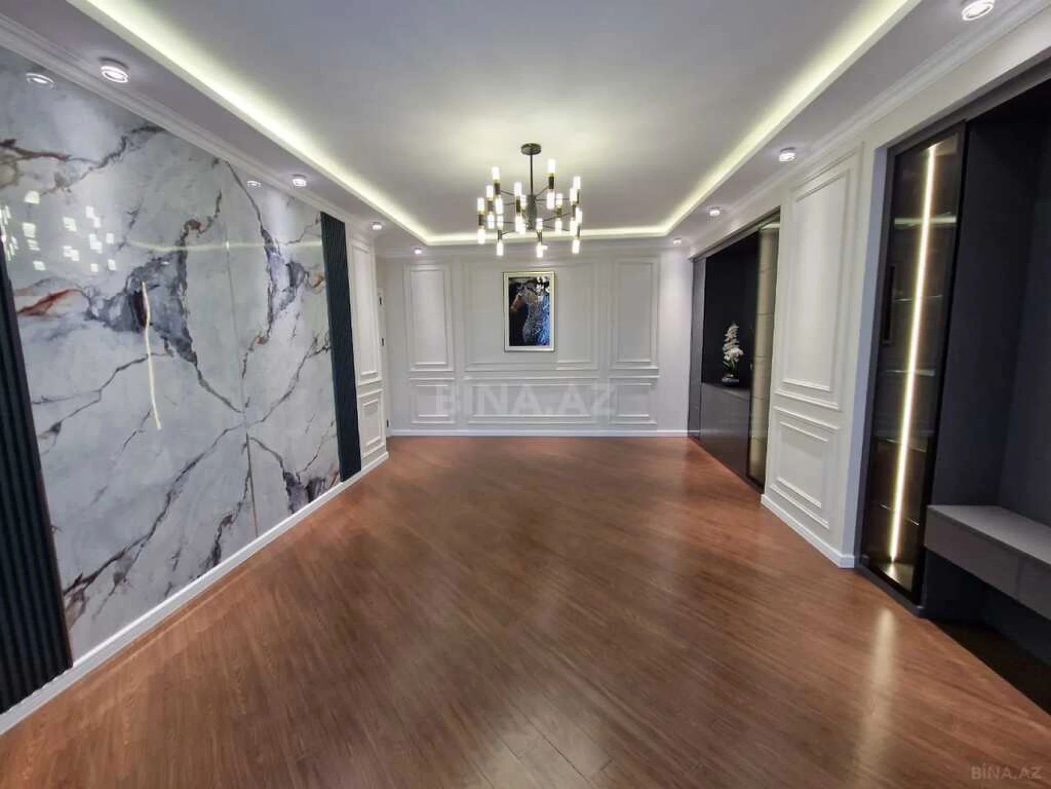 Satılır 4 otaqlı mənzil 185 m²