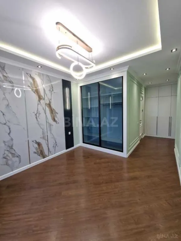 Satılır 4 otaqlı mənzil 185 m²