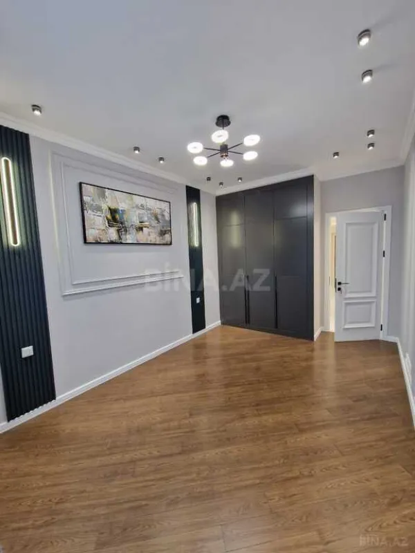 Satılır 4 otaqlı mənzil 185 m²