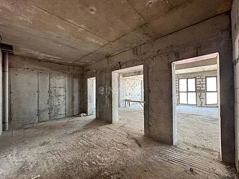 Satılır 4 otaqlı mənzil 162 m²