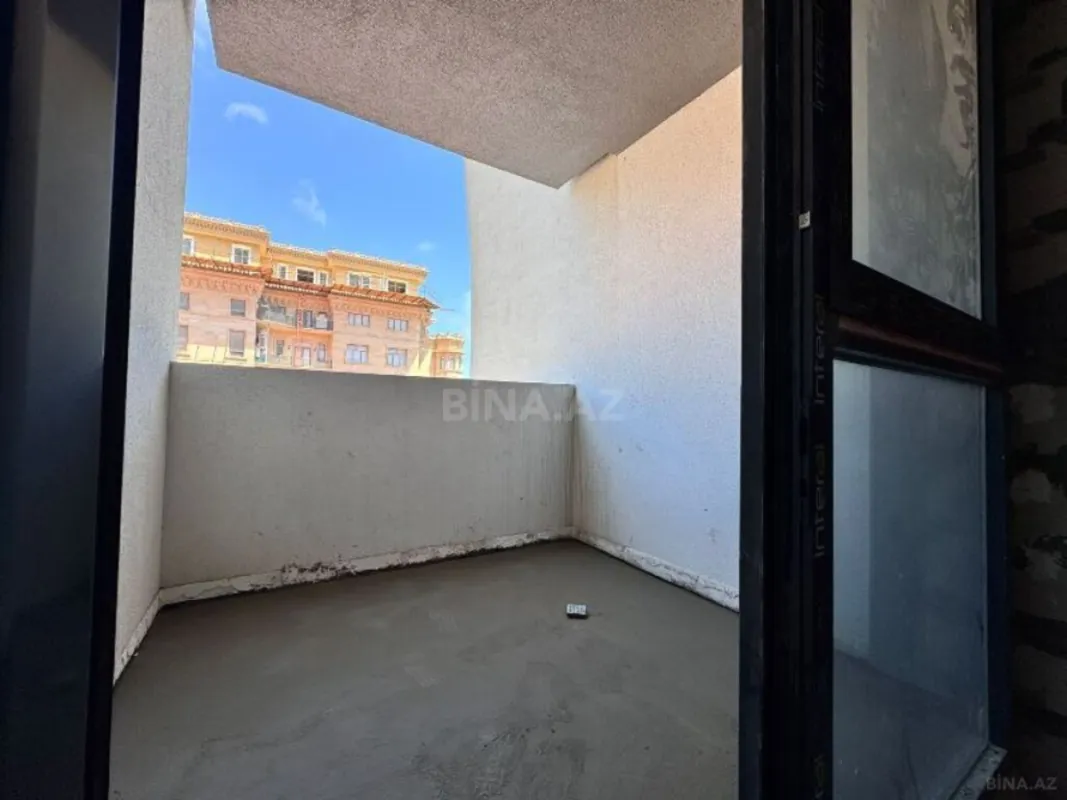 Satılır 4 otaqlı mənzil 162 m²