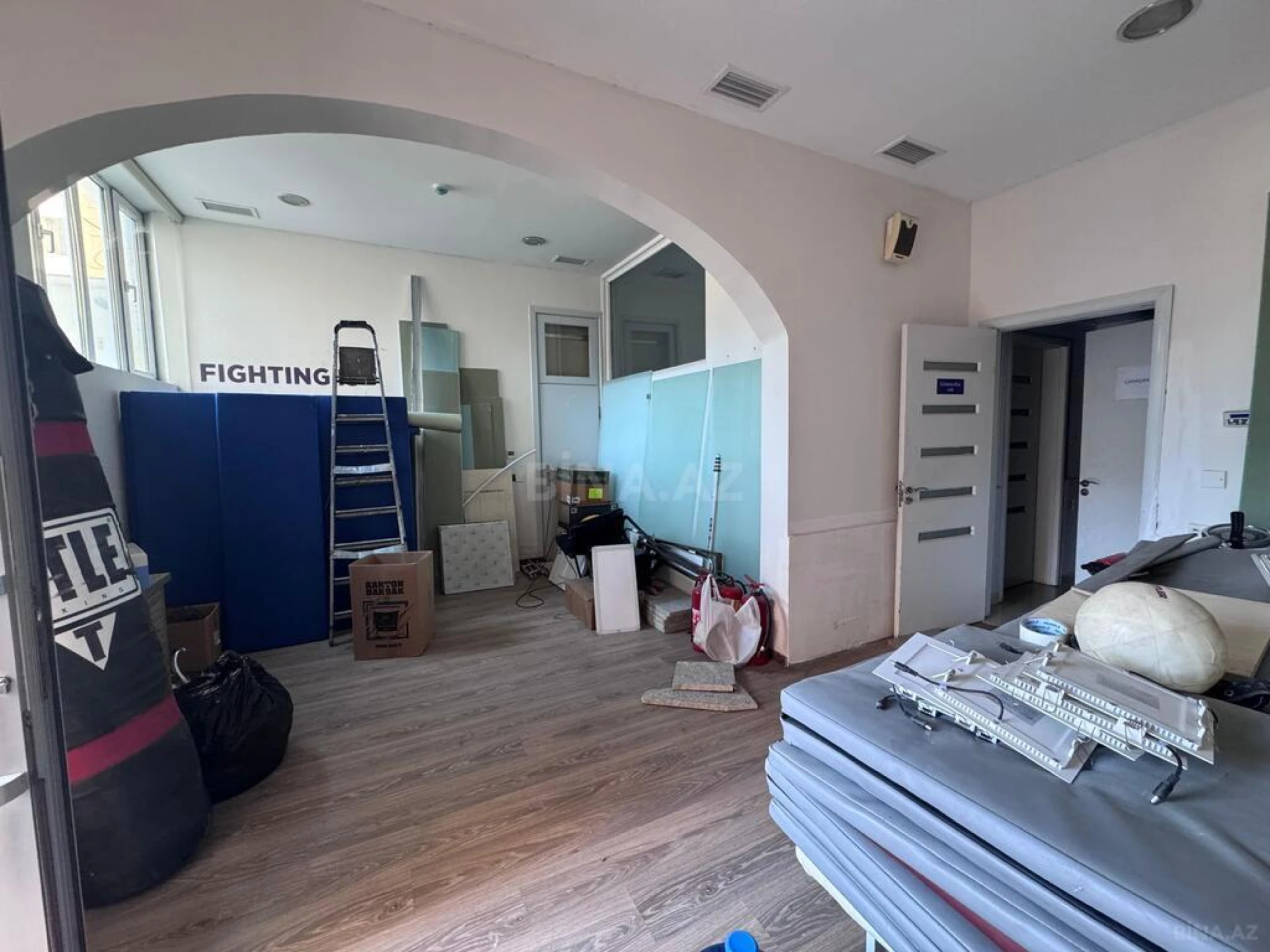 Kirayə verilir obyekt 250 m²