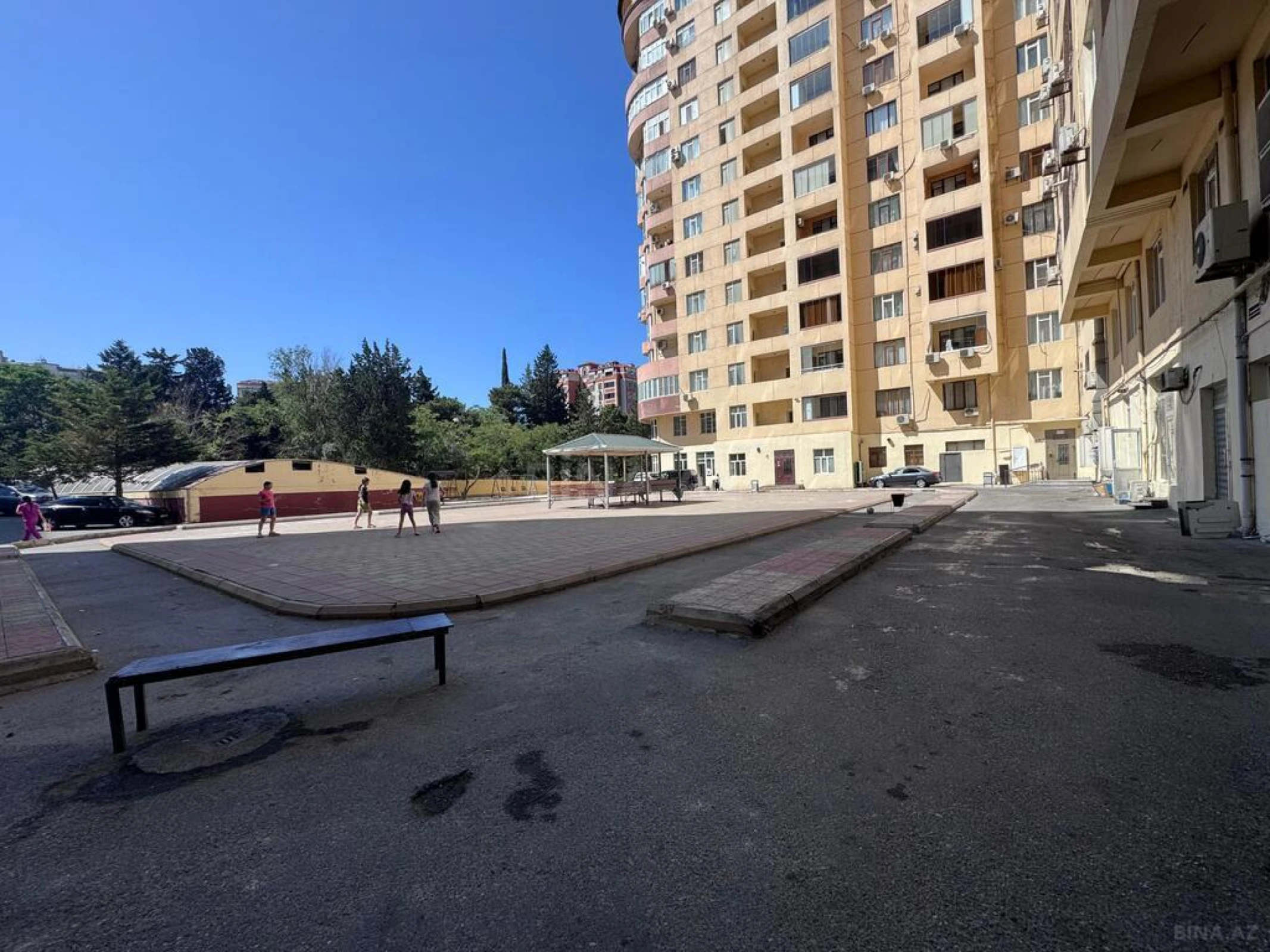 Kirayə verilir obyekt 250 m²